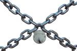 Candado y cadenas cruzadas simbolizando el bloqueo de los receptores de insulina causado por la inflamación sistémica y la disbiosis intestinal en el síndrome metabólico.